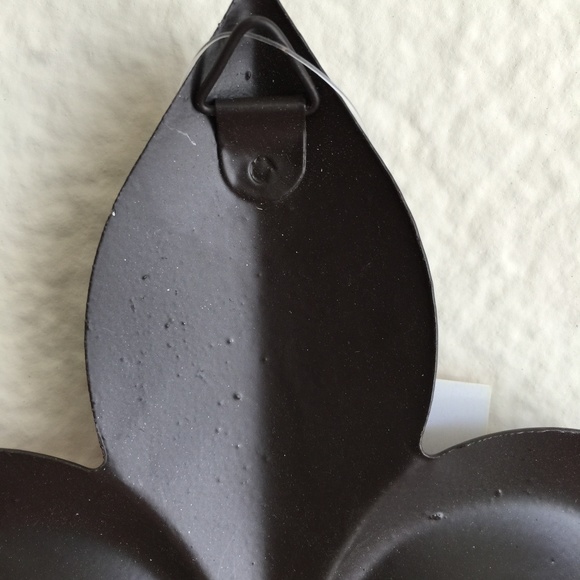 6 in X 4.75 in Plaque Brown Metal Tin FLEUR DE LIS - Picture 2 of 2